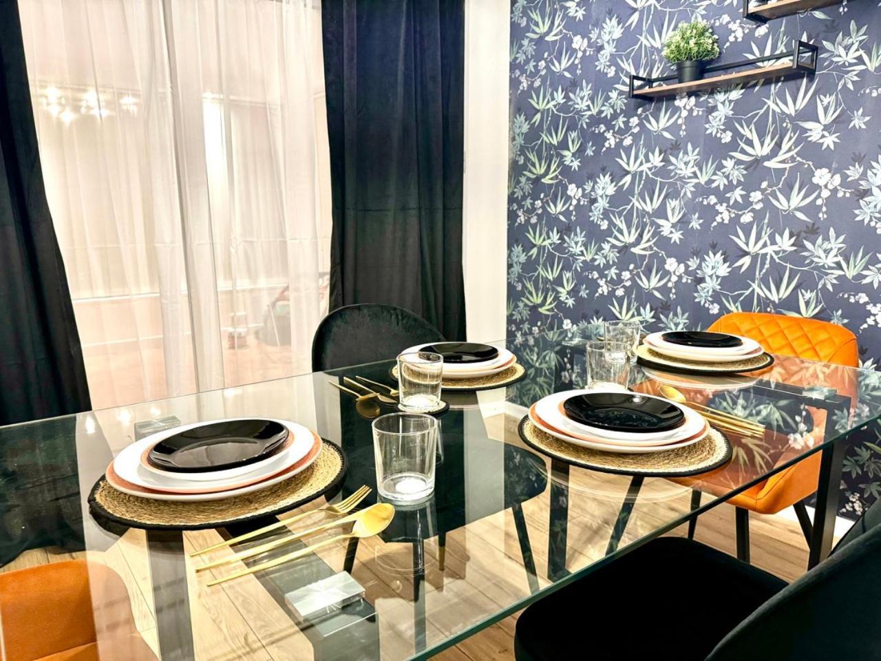 Rnm - Business Professionals Ready, Cost Effective For Large Stays! 3 Bedroom Lounge, Private Access & Entire Place, Kitchen & Washroom With Amenities, Smart Tv, Easy Access, Fast Wifi, Large Driveway, Great Transport Links, Near Worcester Hospital A Kültér fotó