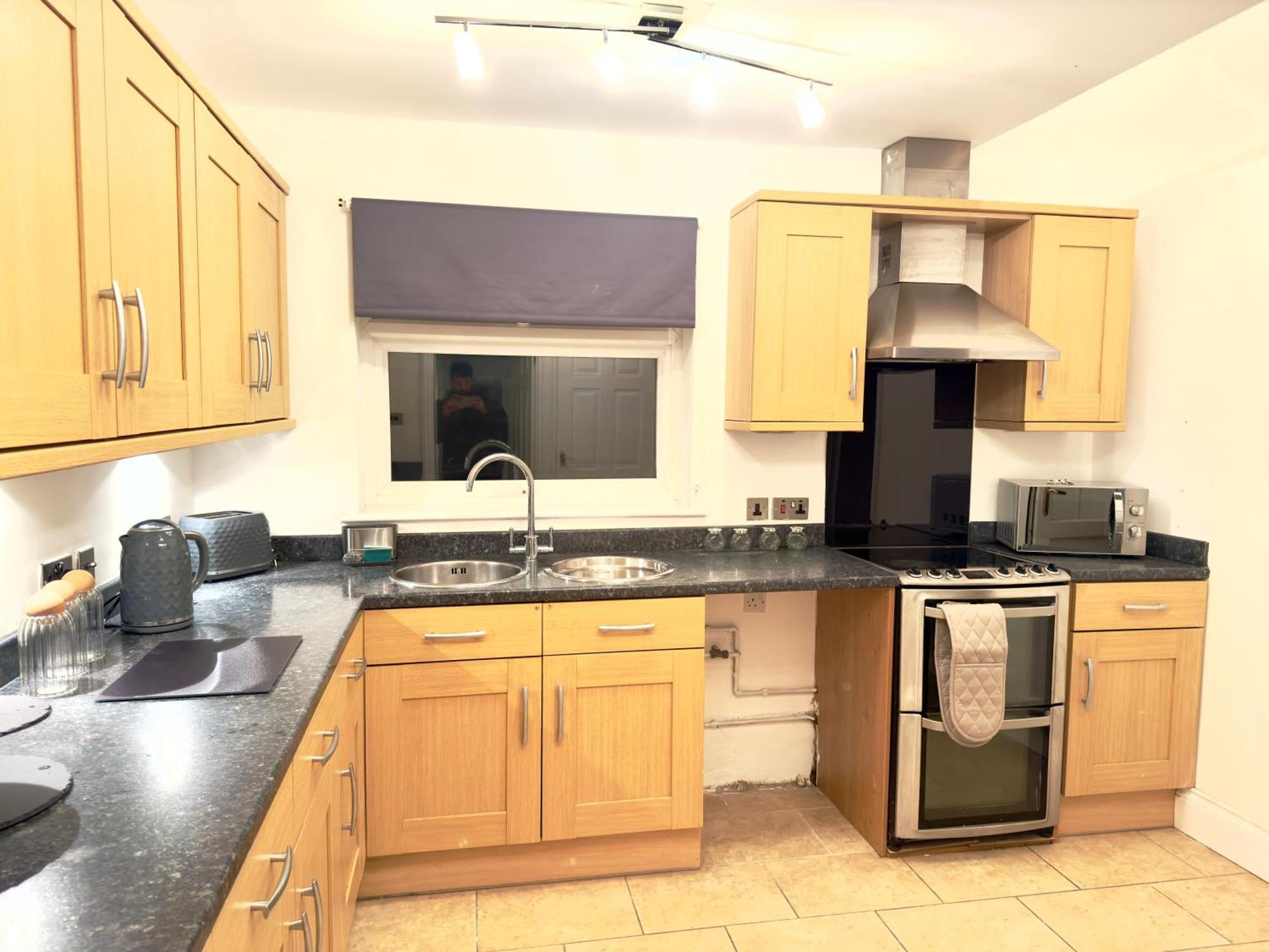 Rnm - Business Professionals Ready, Cost Effective For Large Stays! 3 Bedroom Lounge, Private Access & Entire Place, Kitchen & Washroom With Amenities, Smart Tv, Easy Access, Fast Wifi, Large Driveway, Great Transport Links, Near Worcester Hospital A Kültér fotó